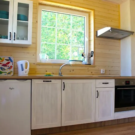 - Stajnia Bursztynowa بيت خشبي *