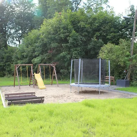 بيت خشبي - Stajnia Bursztynowa