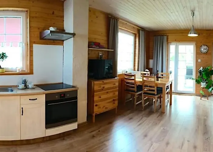 - Stajnia Bursztynowa